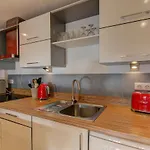 Biolay 2, Alpes Agency, Central Chamonix, Sleeps 4-6 *