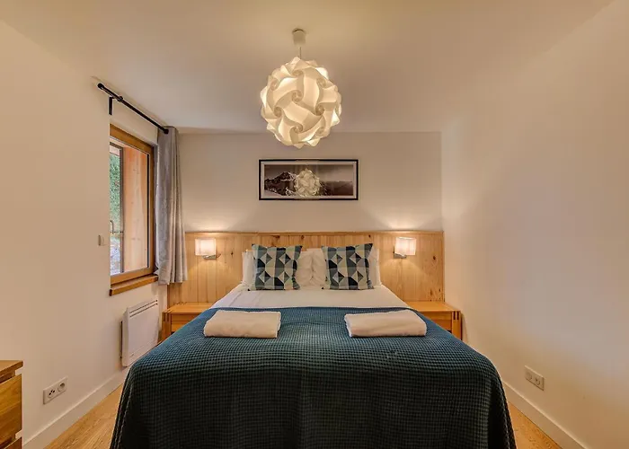 Daire Biolay 2, Alpes Agency, Central Chamonix, Sleeps 4-6 *