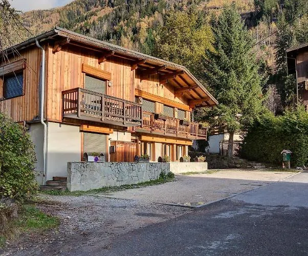 Daire Biolay 2, Alpes Agency, Central Chamonix, Sleeps 4-6