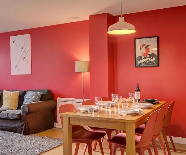 Daire Biolay 2, Alpes Agency, Central Chamonix, Sleeps 4-6 Chamonix