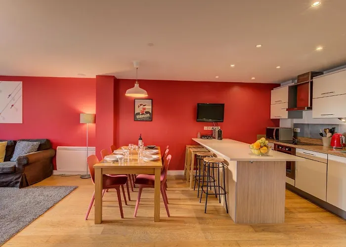 Daire Biolay 2, Alpes Agency, Central Chamonix, Sleeps 4-6 Chamonix