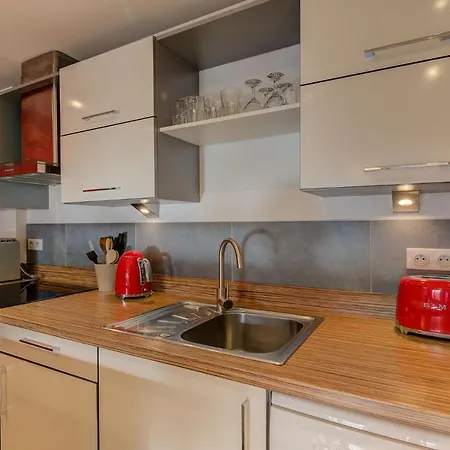 Biolay 2 - Alpes Travel - - Sleeps 4-6 *