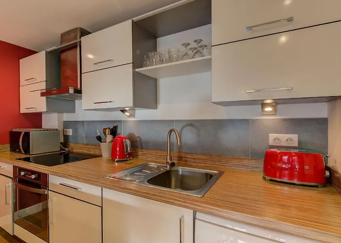 Biolay 2, Alpes Agency, Central Chamonix, Sleeps 4-6 *